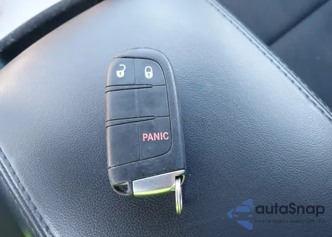 2014 Jeep Grand Cherokee Laredo z USA, uszkodzony, nr VIN 1C4RJFAG8EC526112